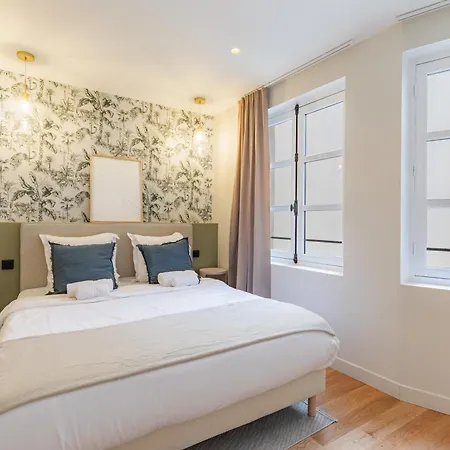 Elegant Bright And Air-conditioned 2 Bedroom In Bastille Paris