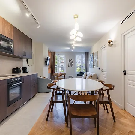 Apartment Elegant Bright And Air-conditioned 2 Bedroom In Bastille Paris
