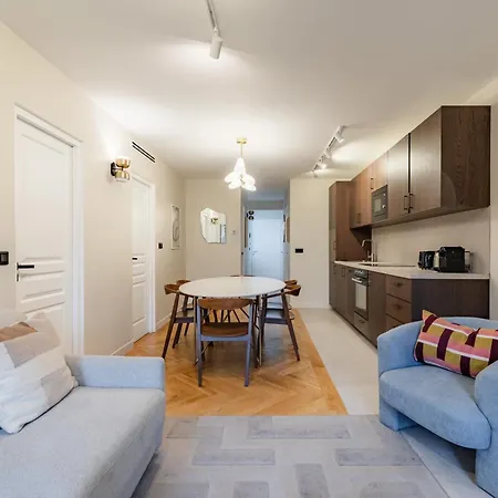 Elegant Bright And Air-conditioned 2 Bedroom In Bastille Paris